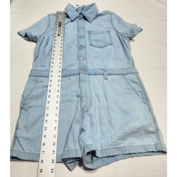 Levi's romper Size Medium regular W34'' X L32'' - Picture 5 of 9